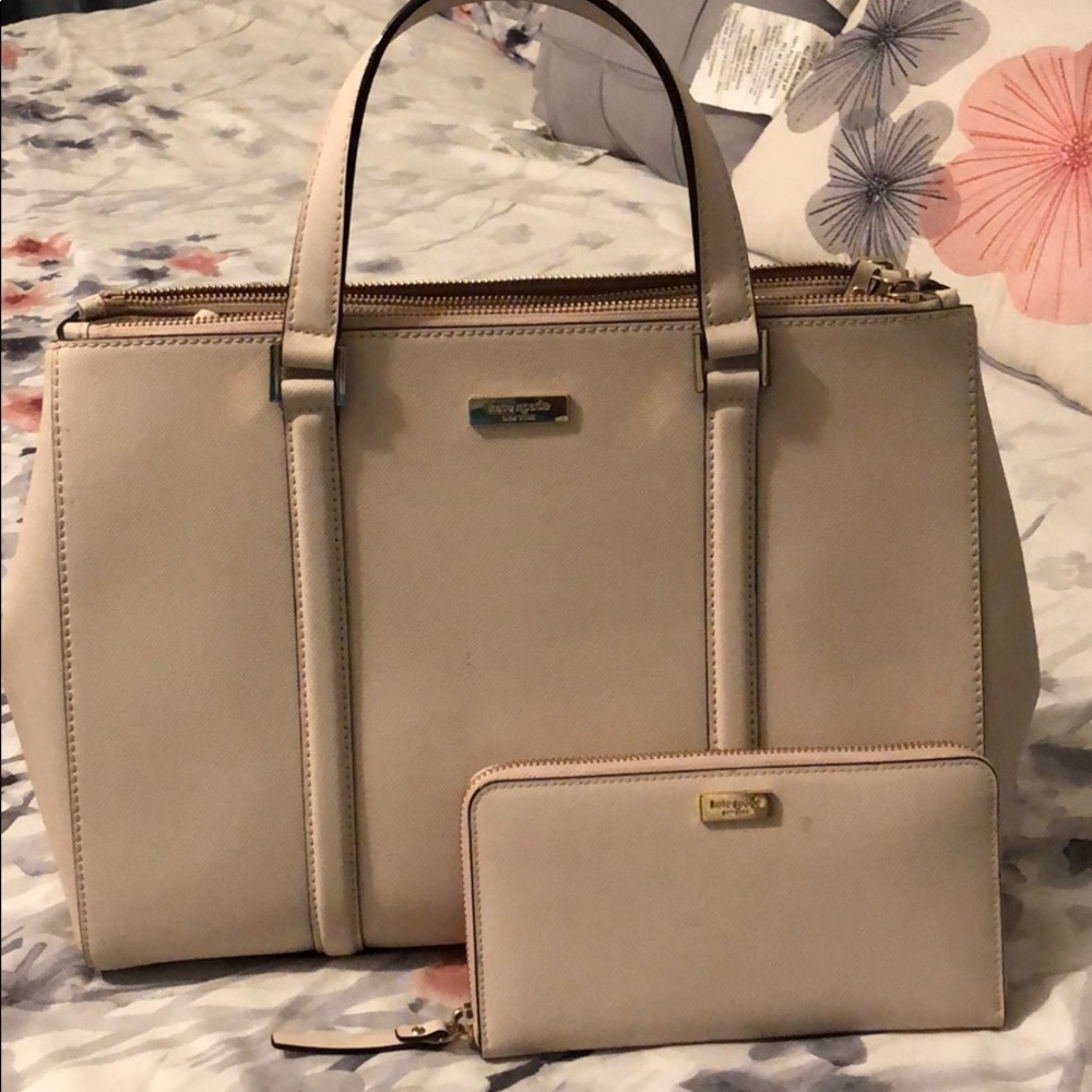 Large Kate spade purse with matching wallet